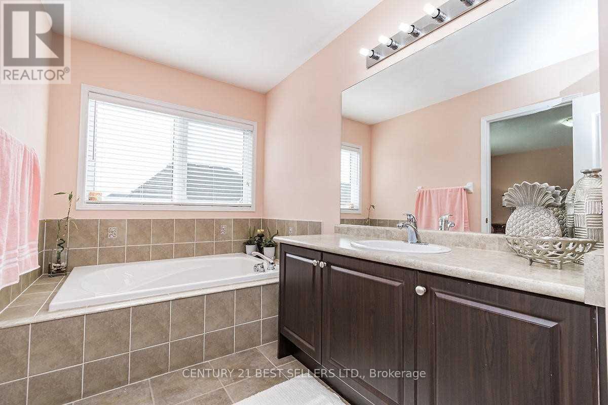 3358 Mikalda Road, Burlington, Ontario  L7M 0K9 - Photo 24 - W12711946