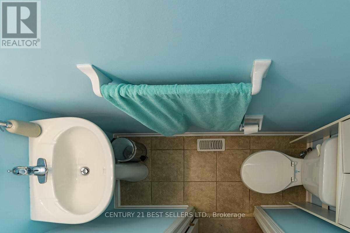 3358 Mikalda Road, Burlington, Ontario  L7M 0K9 - Photo 33 - W12711946