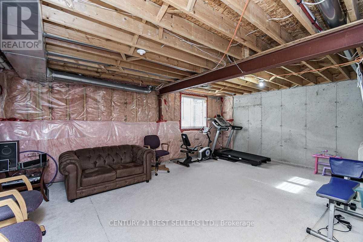 3358 Mikalda Road, Burlington, Ontario  L7M 0K9 - Photo 35 - W12711946