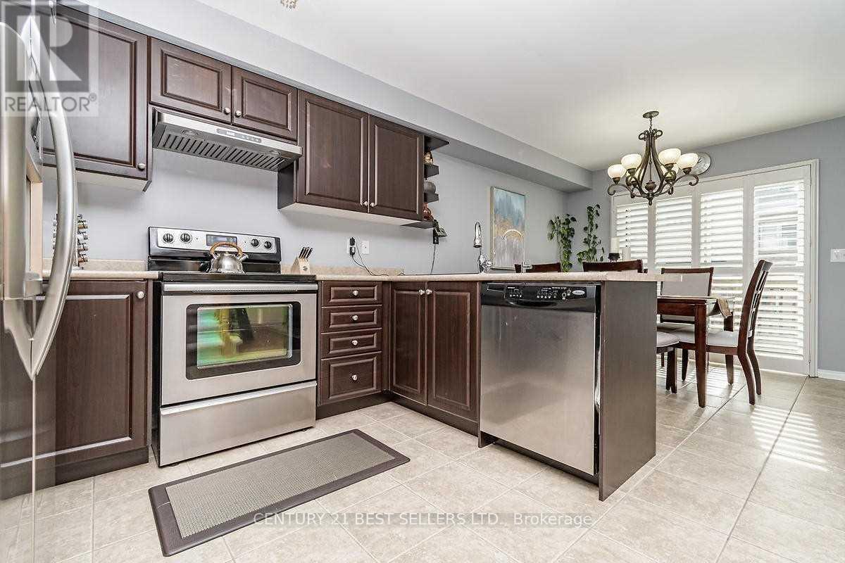 3358 Mikalda Road, Burlington, Ontario  L7M 0K9 - Photo 9 - W12711946