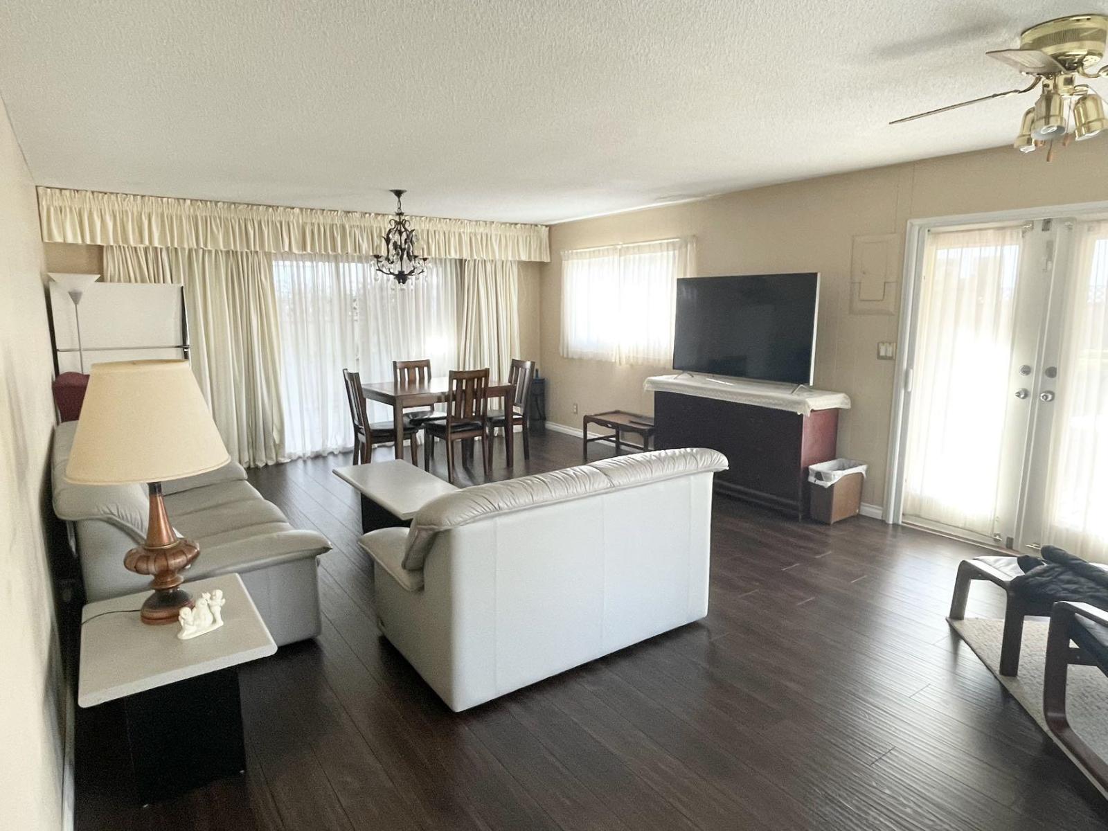 16066 16 Avenue, Surrey, British Columbia  V4A 1S5 - Photo 2 - R3081182