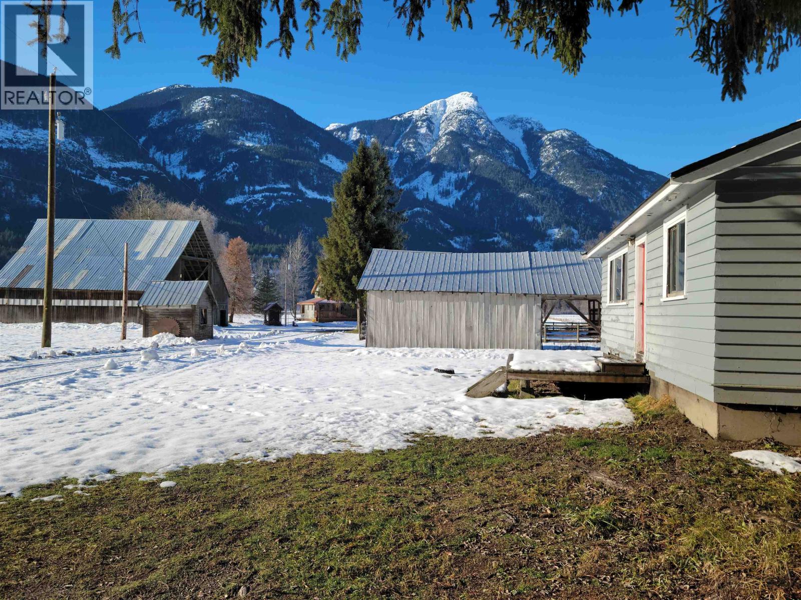 8687 Pemberton Meadows, Pemberton, British Columbia  V0N 2L2 - Photo 6 - R3079930