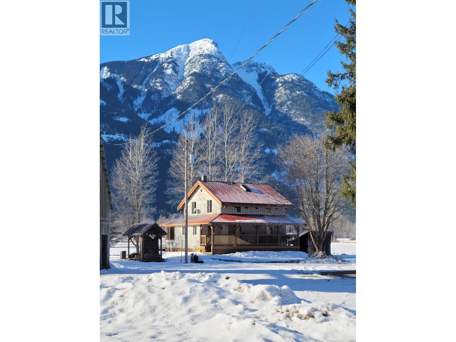 8687 Pemberton Meadows, Pemberton, British Columbia  V0N 2L2 - Photo 11 - R3079930