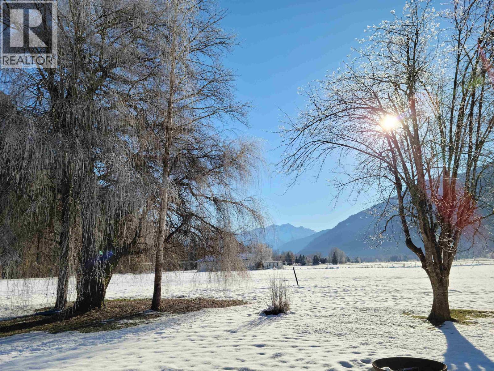 8687 Pemberton Meadows, Pemberton, British Columbia  V0N 2L2 - Photo 5 - R3079930