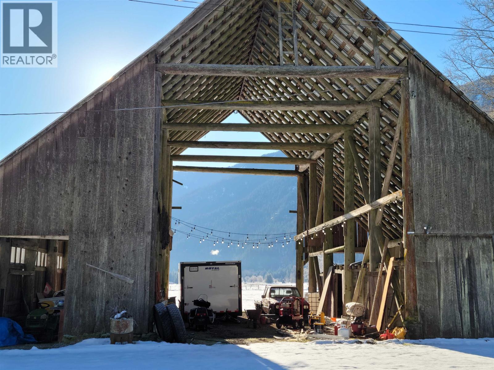 8687 Pemberton Meadows, Pemberton, British Columbia  V0N 2L2 - Photo 8 - R3079930