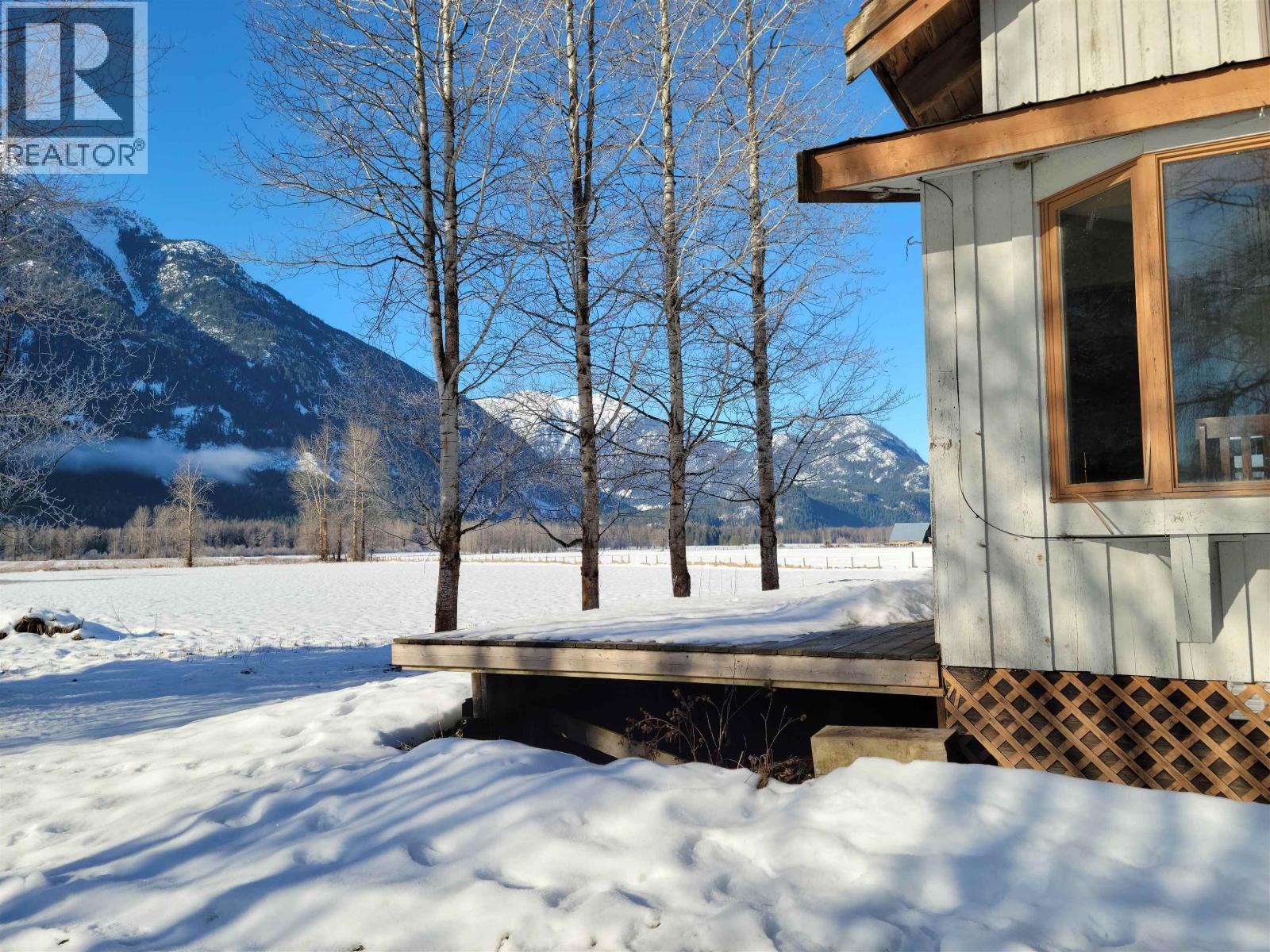 8687 Pemberton Meadows, Pemberton, British Columbia  V0N 2L2 - Photo 7 - R3079930