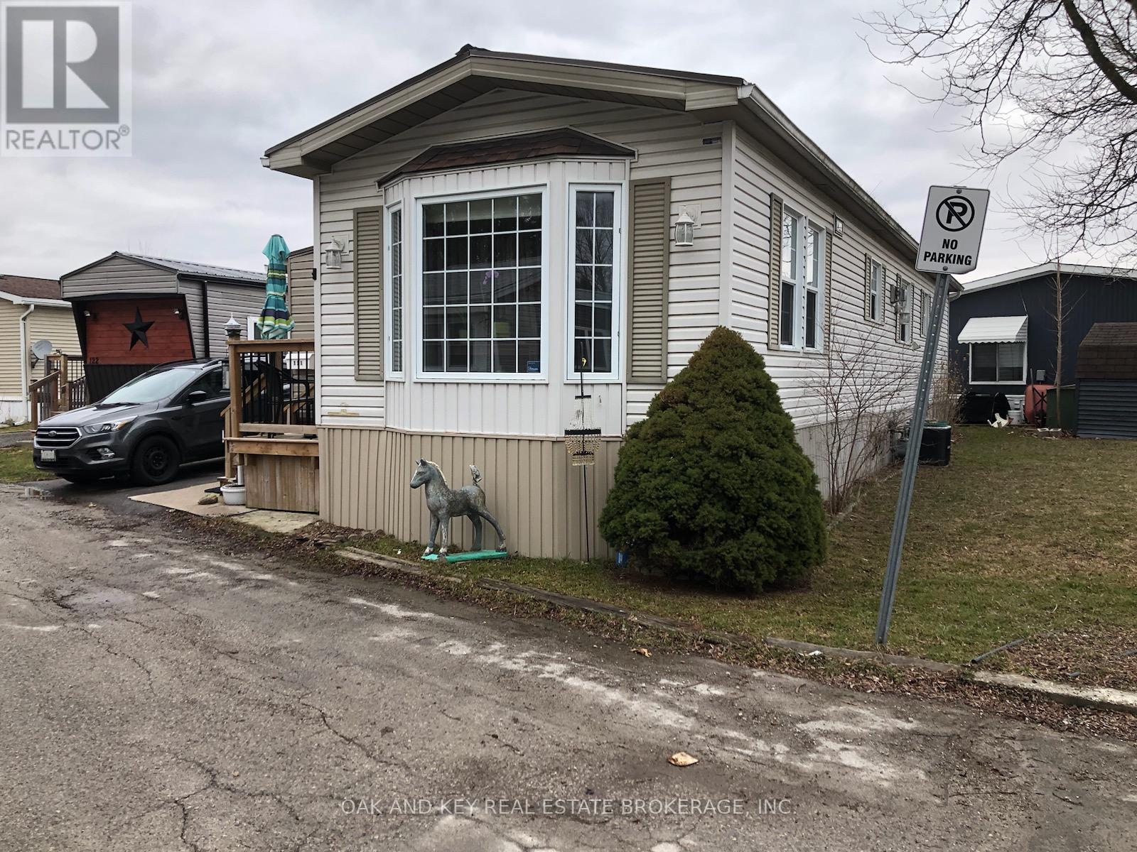 121 - 121 - 2189 Dundas Street E, London East, Ontario  N5V 1H3 - Photo 2 - X12711974