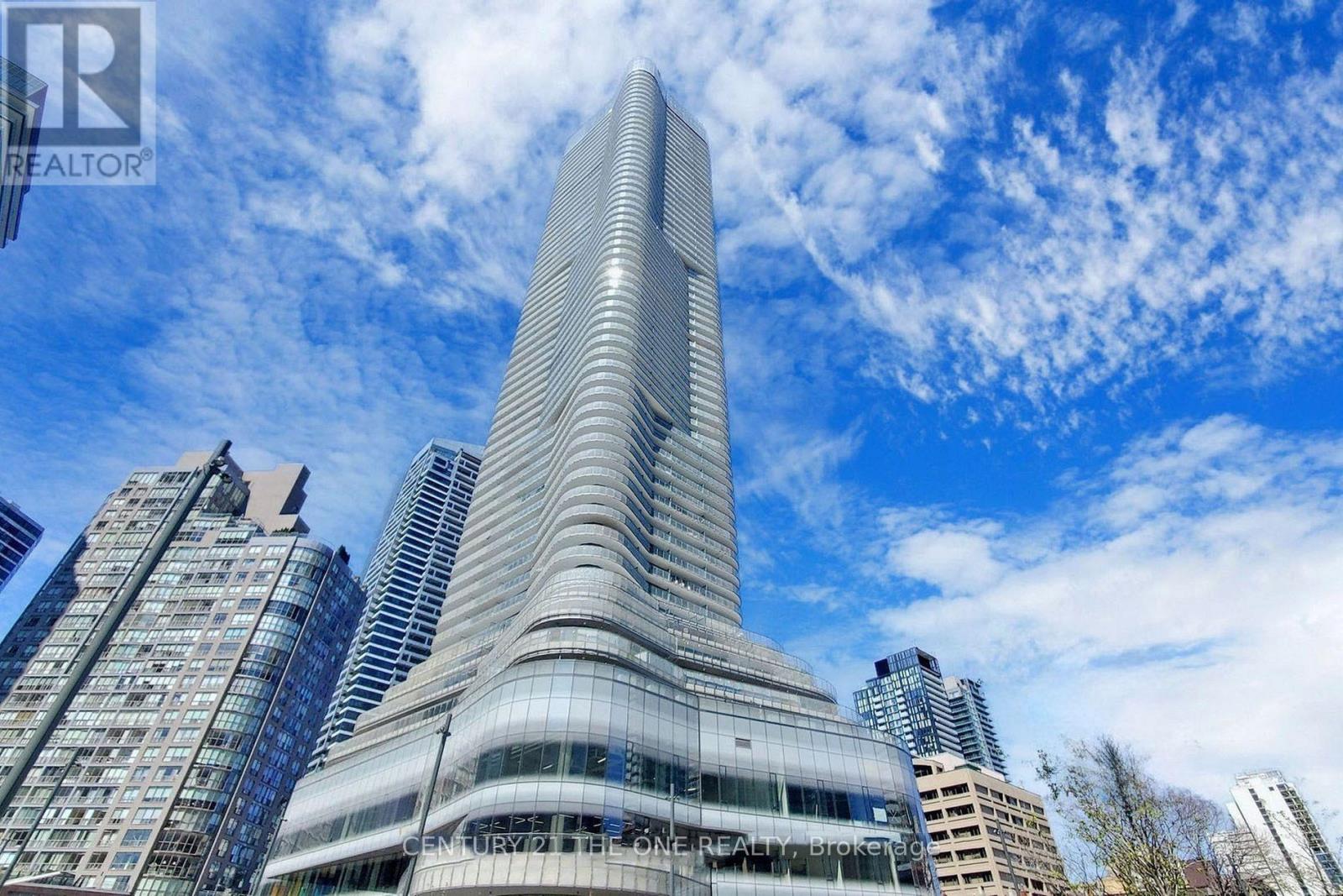 <div class="slider-price">$3,000 Monthly</div><p>709 - 11 Wellesley Street W, Toronto, Ontario</p>