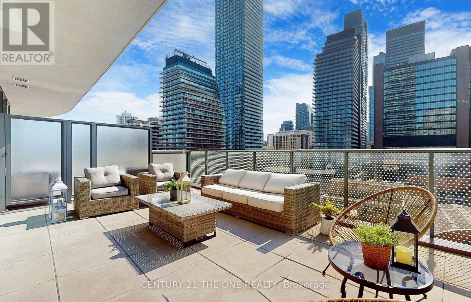 709 - 11 Wellesley Street W, Toronto, Ontario  M4Y 0G4 - Photo 15 - C12712006