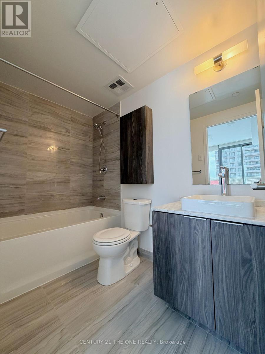 709 - 11 Wellesley Street W, Toronto, Ontario  M4Y 0G4 - Photo 5 - C12712006