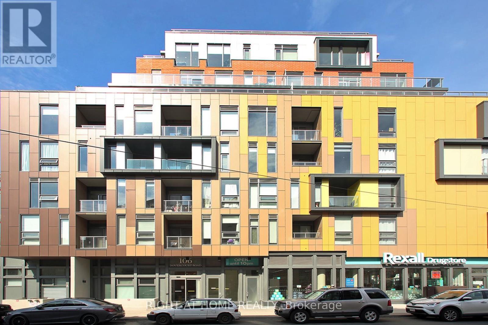 <div class="slider-price">$4,200 Monthly</div><p>320 - 106 Dovercourt Road, Toronto, Ontario</p>