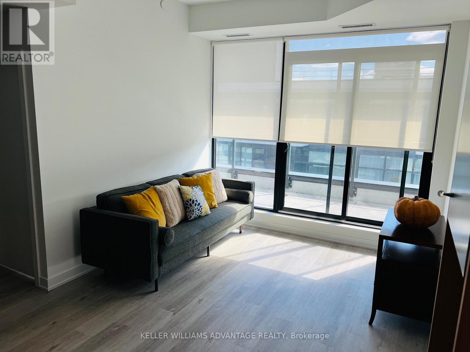 PH-511 B - 1604 CHARLES STREET E, Whitby, Ontario