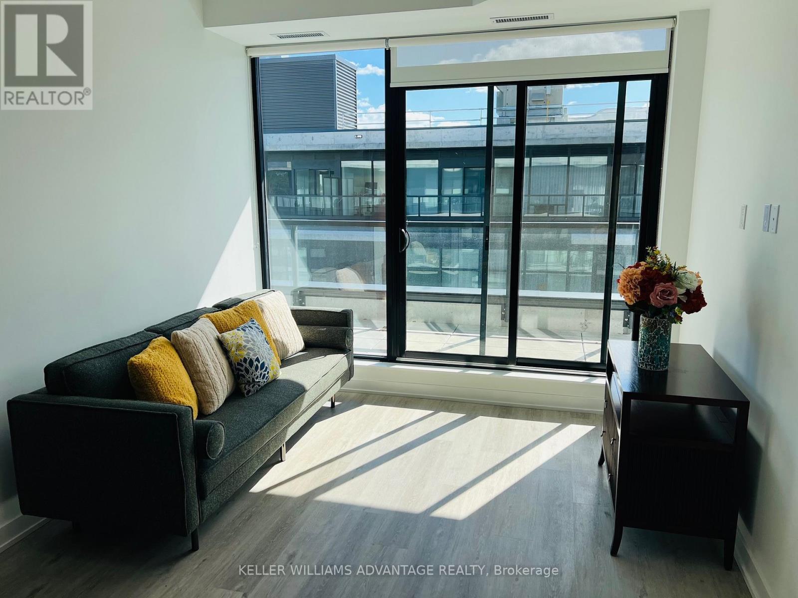 Ph-511 B - 1604 Charles Street E, Whitby, Ontario  L1N 0P2 - Photo 2 - E12711956