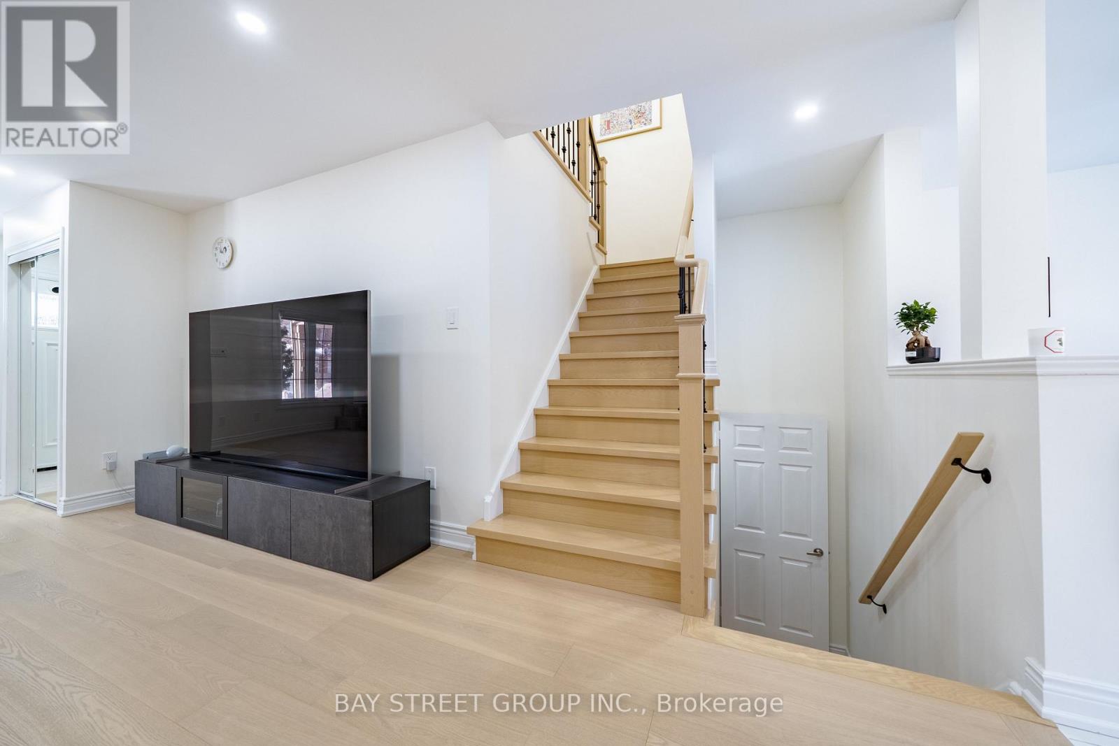 26 Moresby Street, Richmond Hill, Ontario  L4B 4K9 - Photo 14 - N12712000