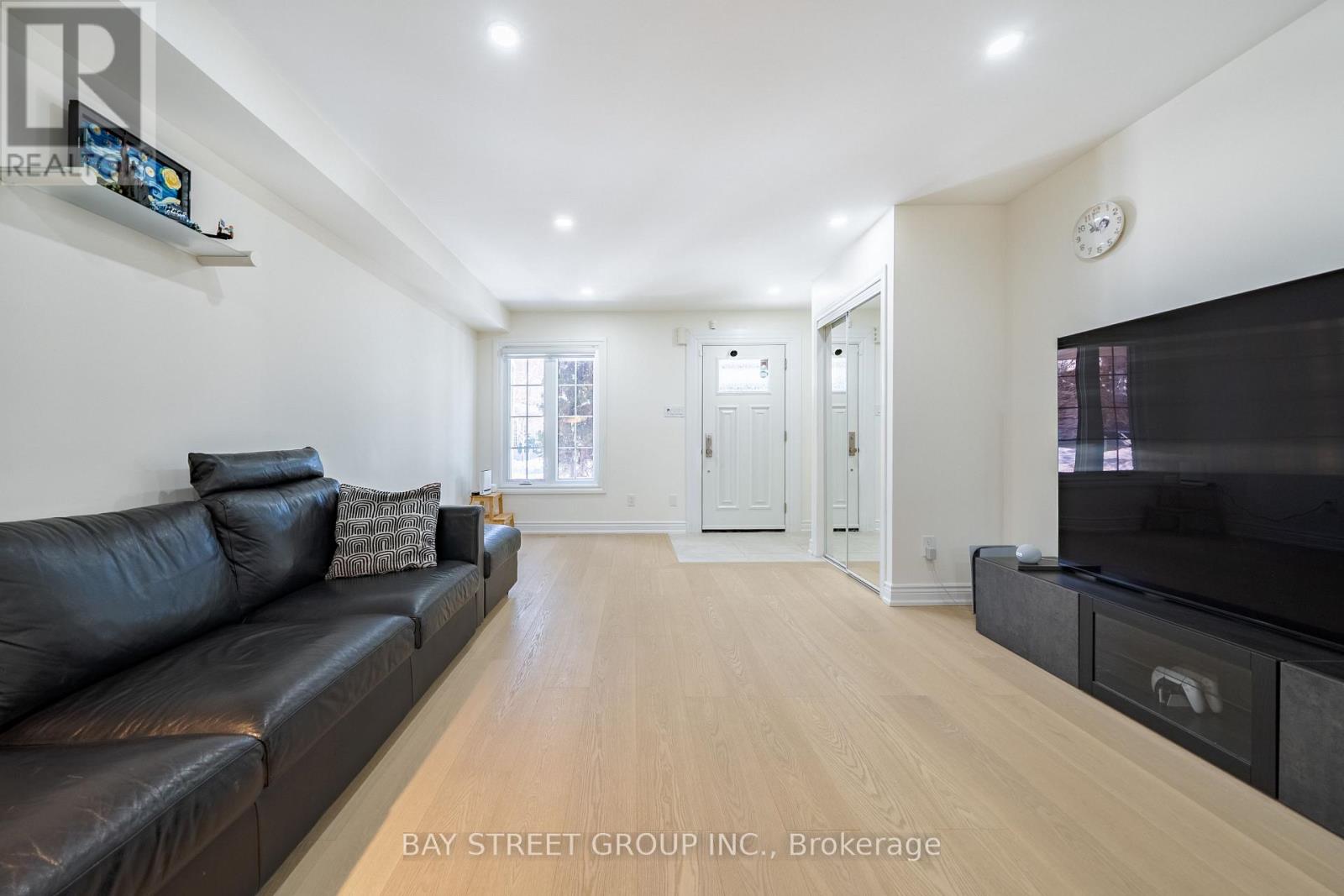 26 Moresby Street, Richmond Hill, Ontario  L4B 4K9 - Photo 6 - N12712000