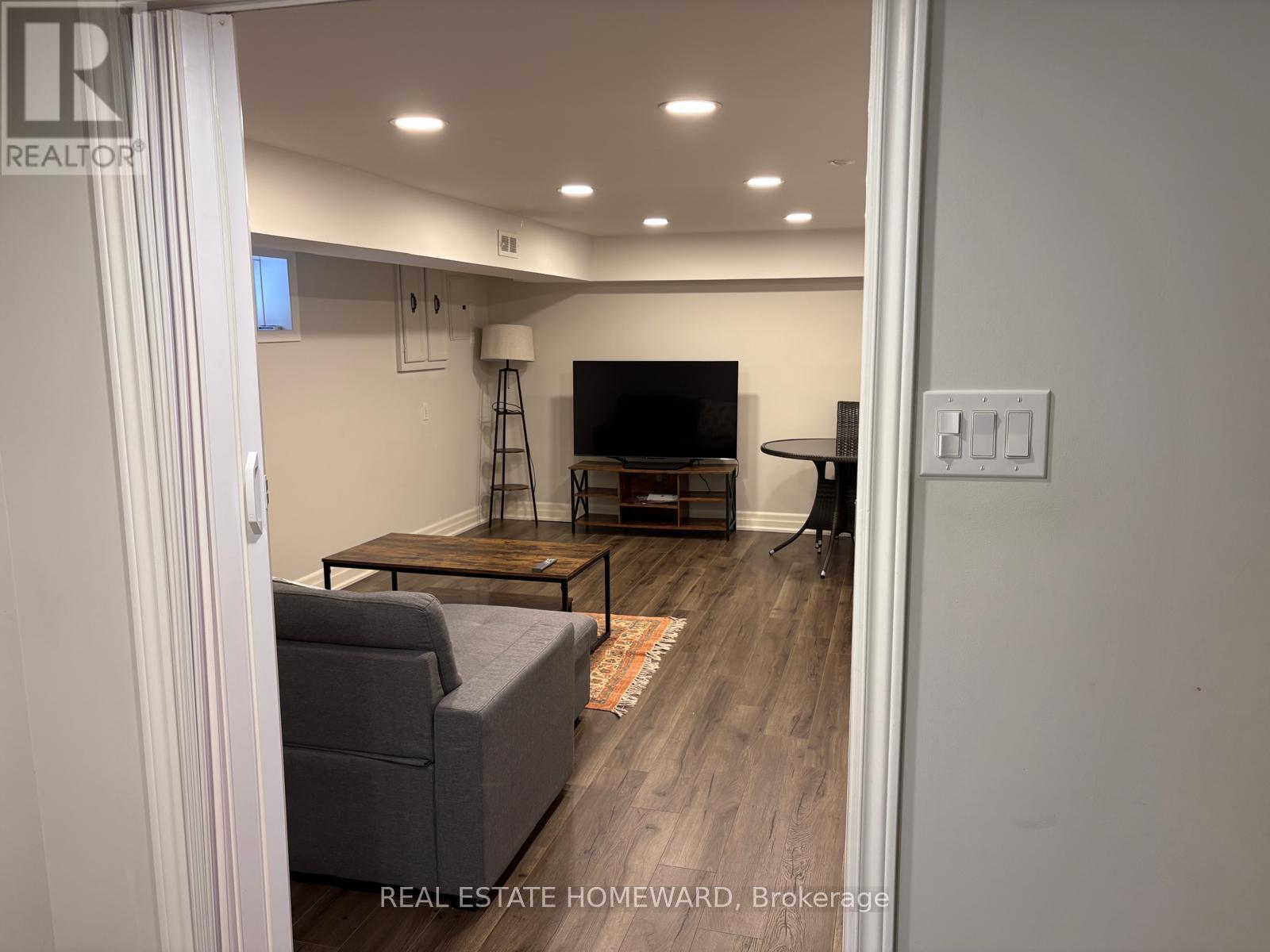 33 Braeburn Drive, Markham, Ontario  L3T 4V2 - Photo 11 - N12712024