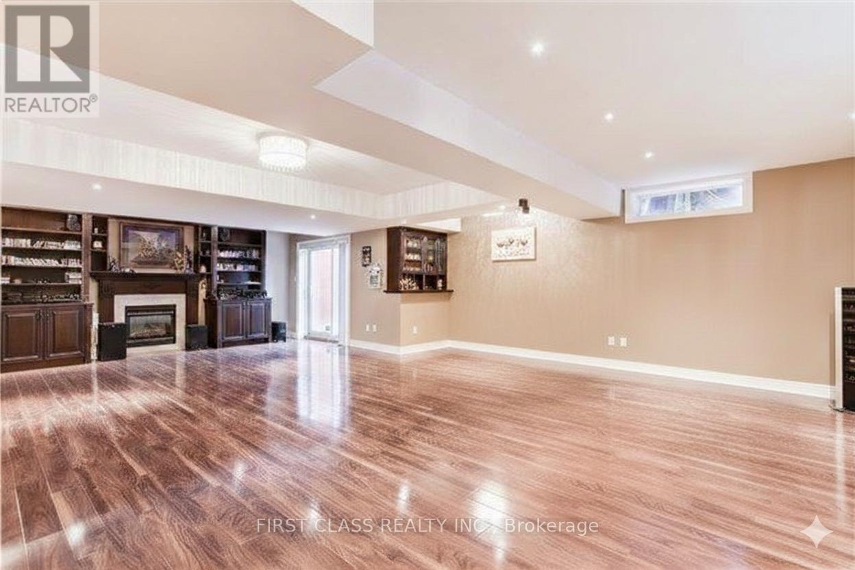 333 Weldrick Road E, Richmond Hill, Ontario  L4C 8L6 - Photo 12 - N12712036