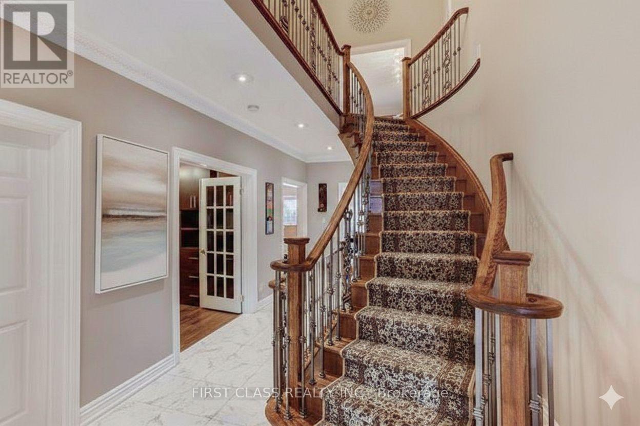 333 Weldrick Road E, Richmond Hill, Ontario  L4C 8L6 - Photo 2 - N12712036