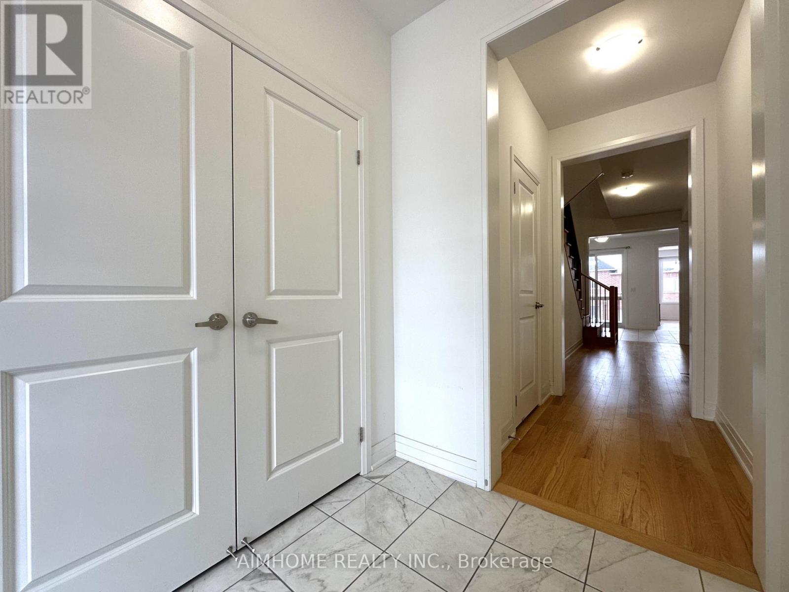 10 Richard Boyd Drive, East Gwillimbury, Ontario  L9N 0S6 - Photo 2 - N12712040