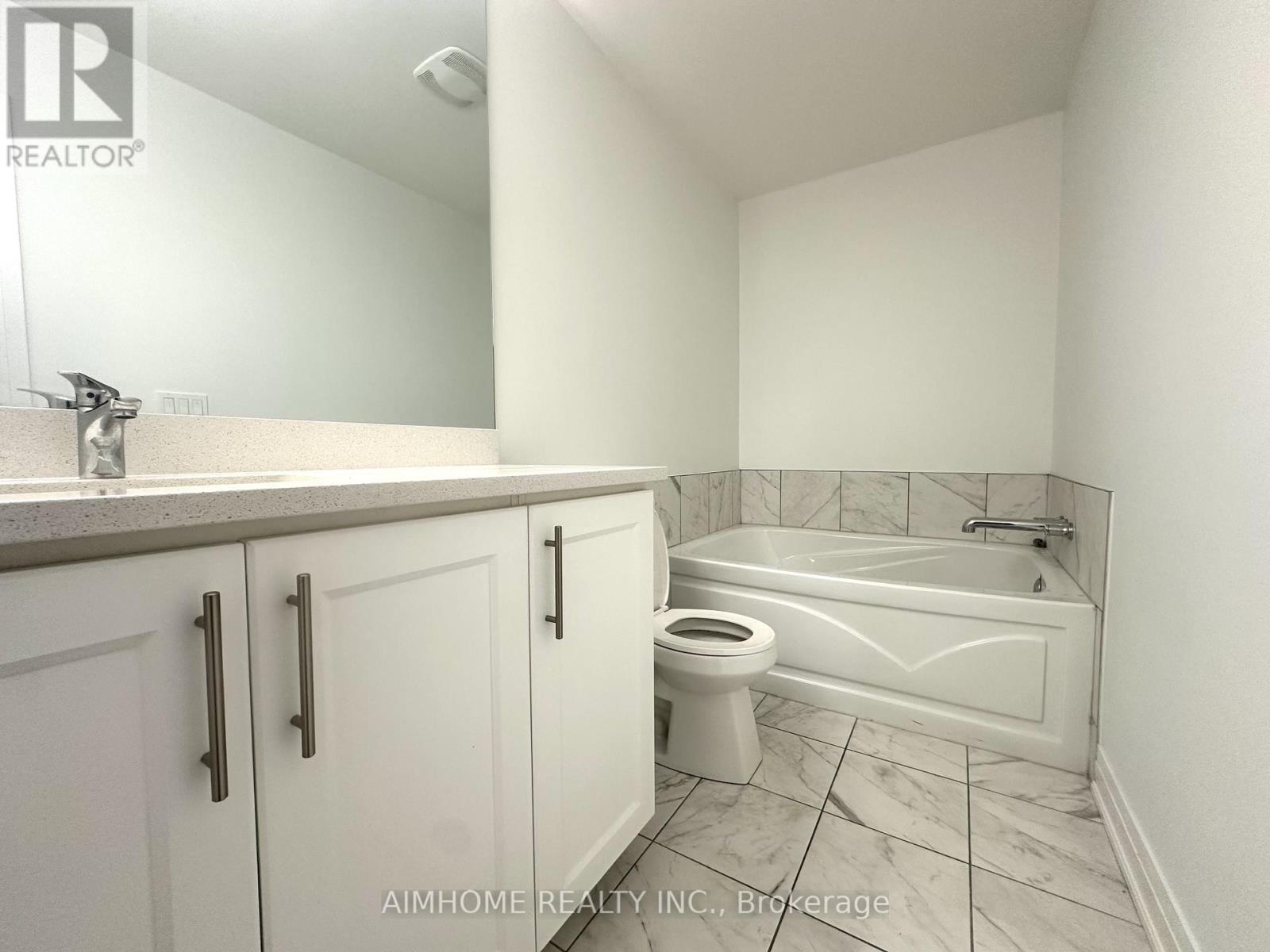 10 Richard Boyd Drive, East Gwillimbury, Ontario  L9N 0S6 - Photo 7 - N12712040