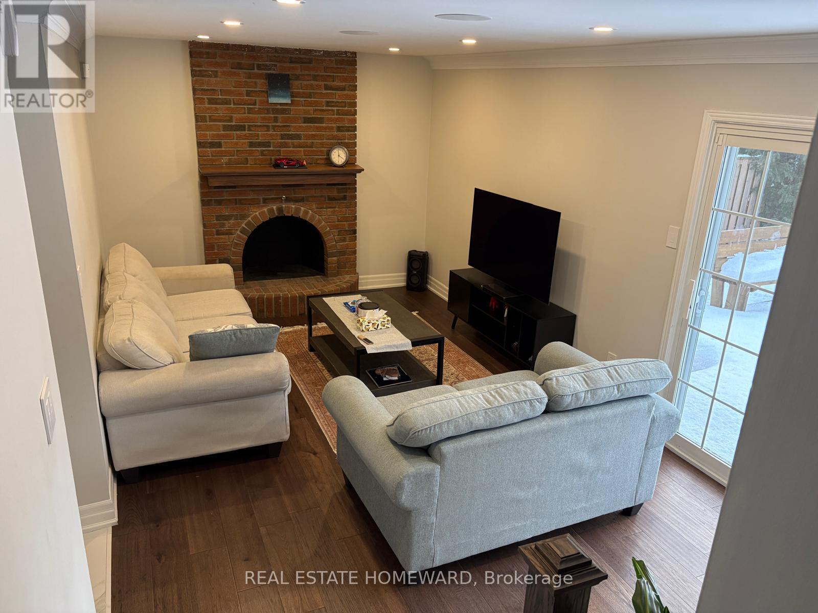 Main - 33 Braeburn Drive, Markham, Ontario  L3T 4V2 - Photo 5 - N12712042