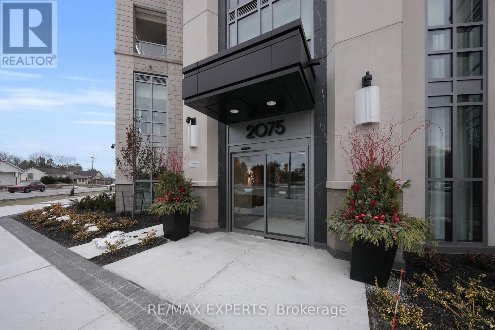 203 - 2075 King Road, King, Ontario  L7B 0R6 - Photo 31 - N12712054