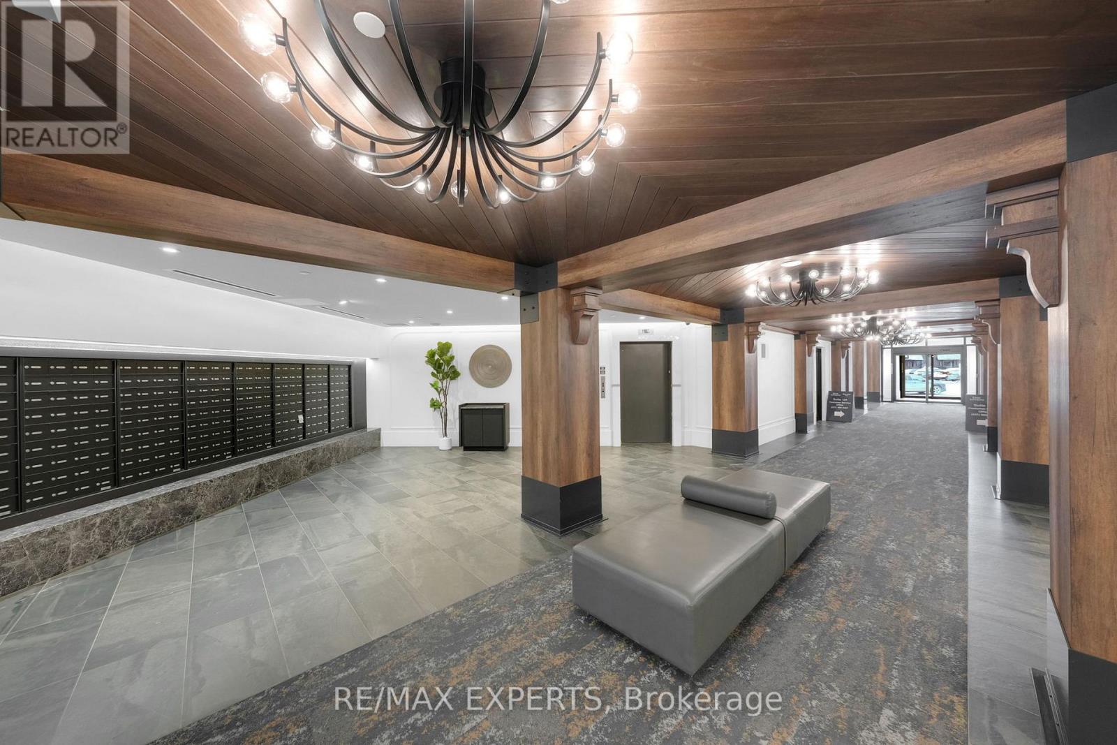 203 - 2075 King Road, King, Ontario  L7B 0R6 - Photo 37 - N12712054