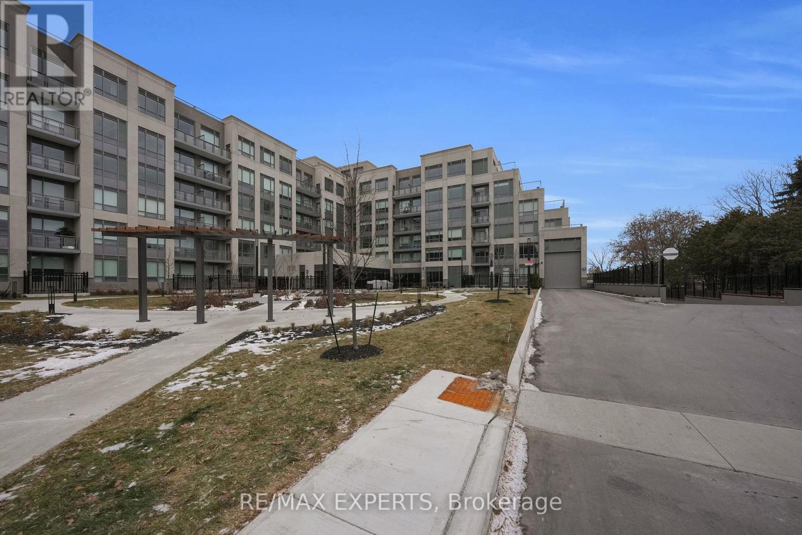 203 - 2075 King Road, King, Ontario  L7B 0R6 - Photo 40 - N12712054