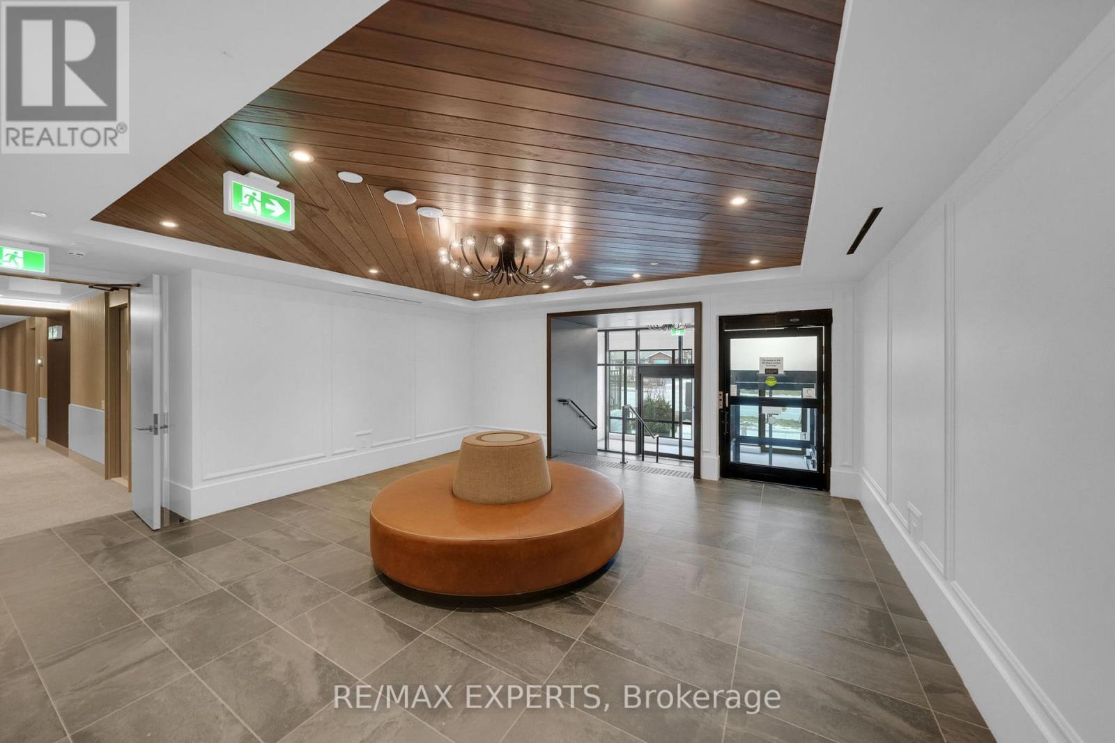 203 - 2075 King Road, King, Ontario  L7B 0R6 - Photo 41 - N12712054