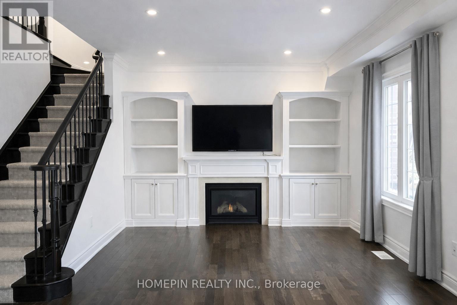 40 Chapman Court, Aurora, Ontario  L4G 0E2 - Photo 13 - N12712058