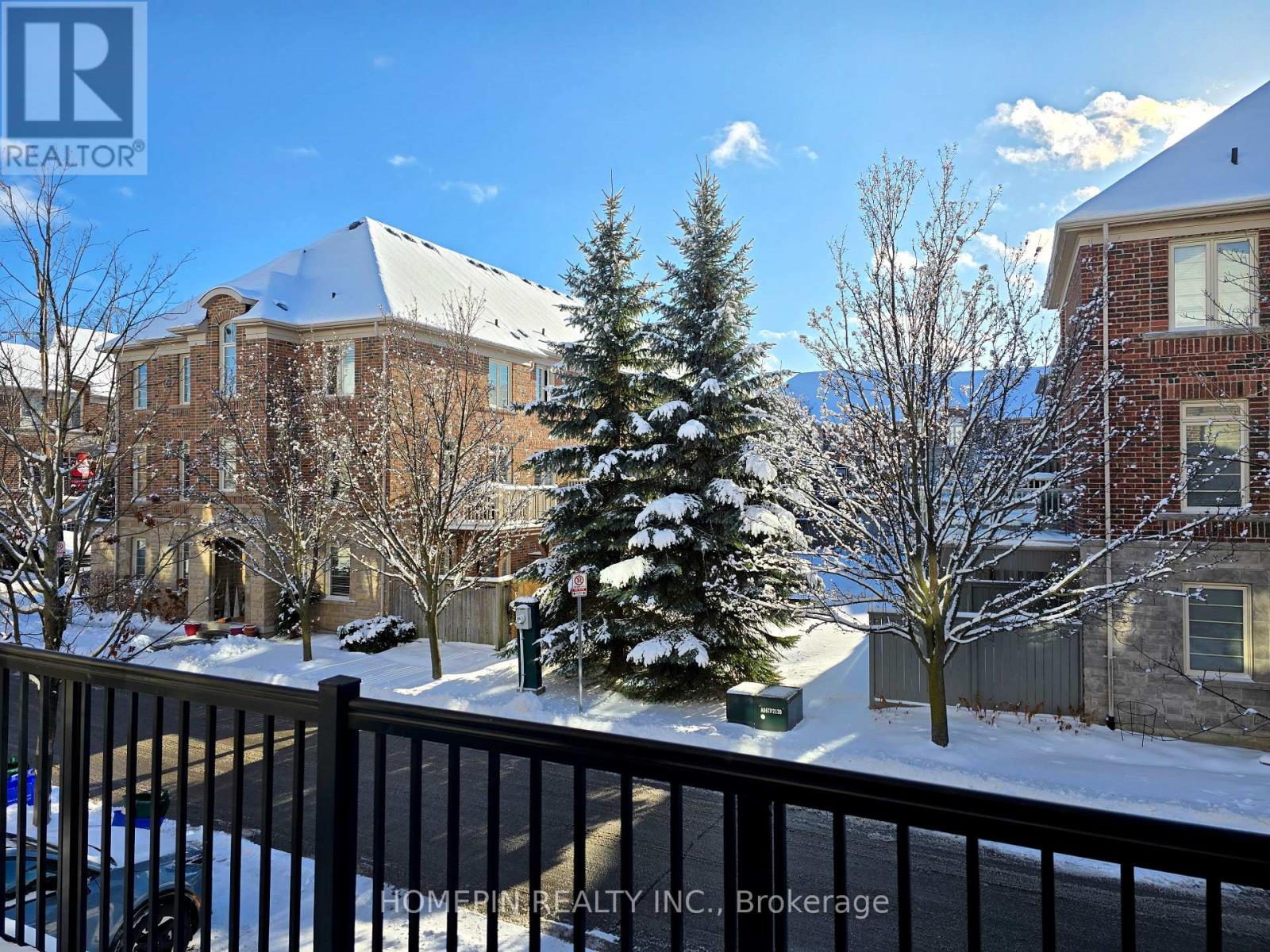 40 Chapman Court, Aurora, Ontario  L4G 0E2 - Photo 7 - N12712058