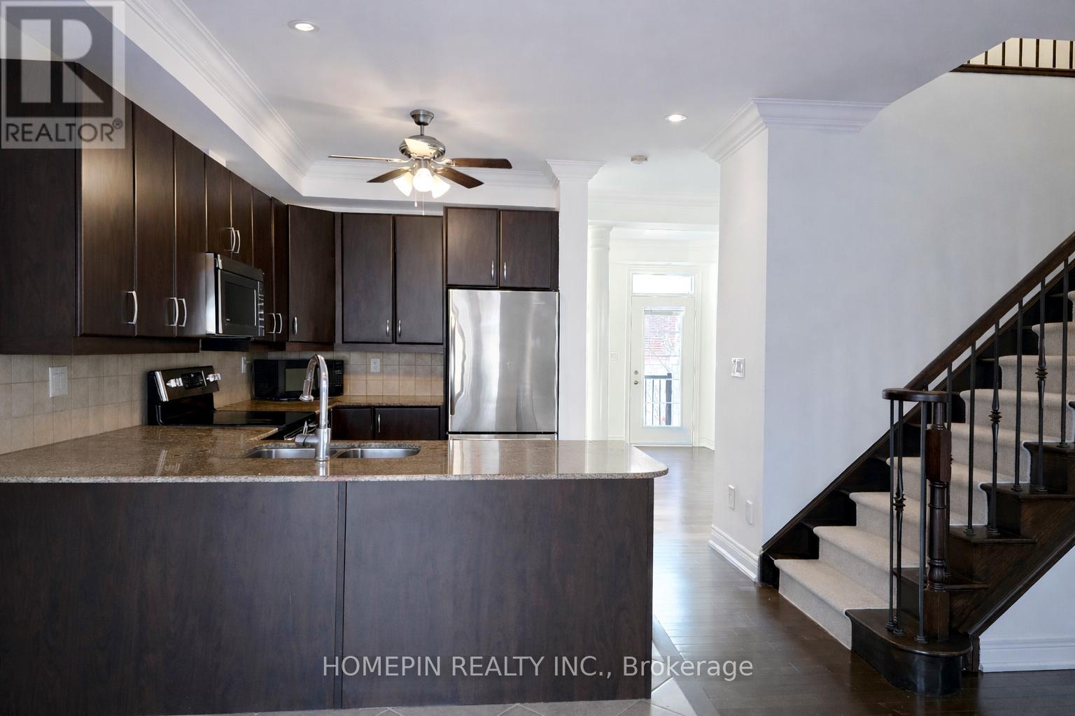 40 Chapman Court, Aurora, Ontario  L4G 0E2 - Photo 8 - N12712058