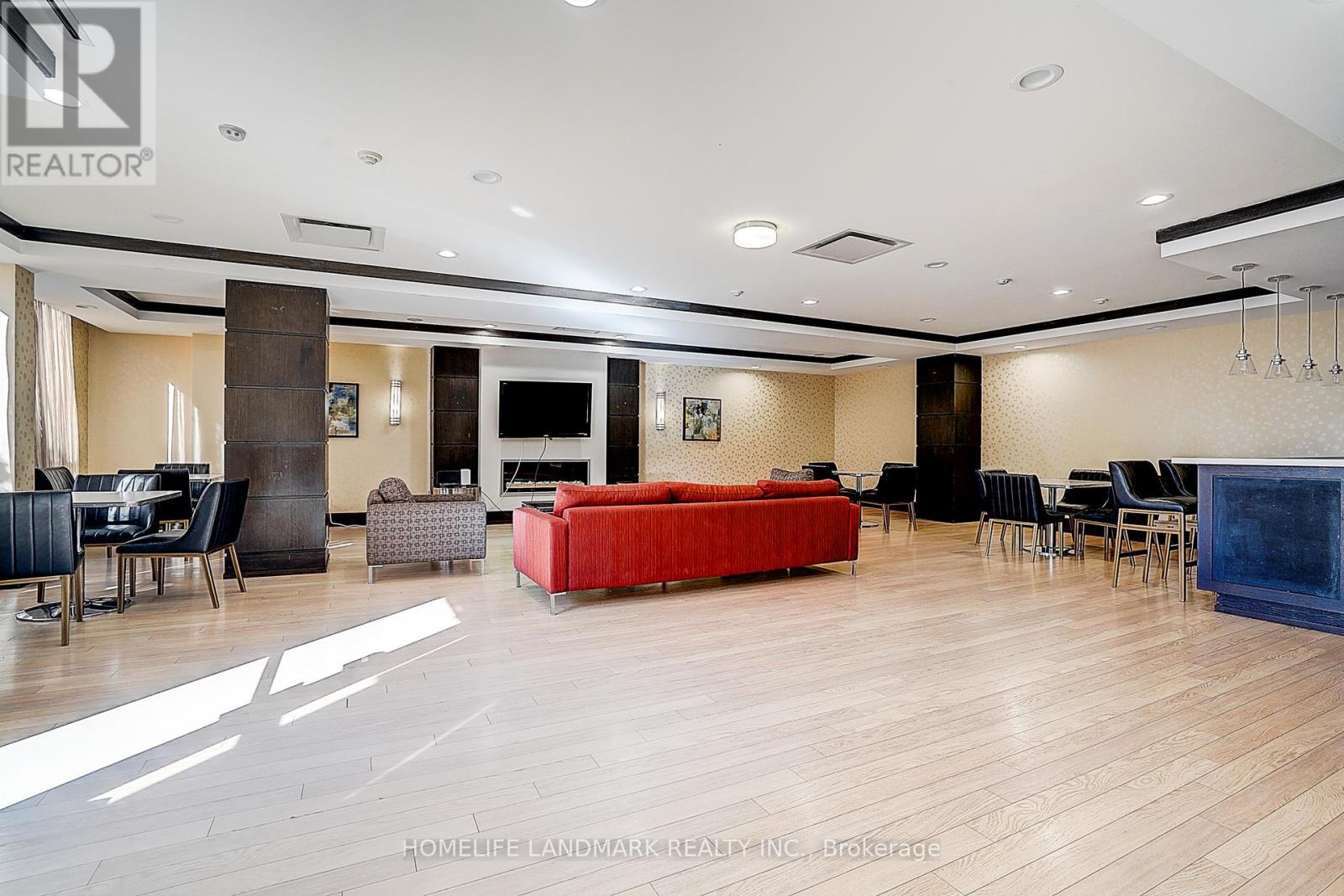 716 - 1070 Sheppard Avenue W, Toronto, Ontario  M3J 0G8 - Photo 5 - W12711994