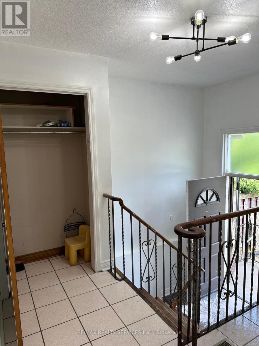 Main - 134 Jade Crescent, Brampton, Ontario  L6S 3H8 - Photo 2 - W12712012