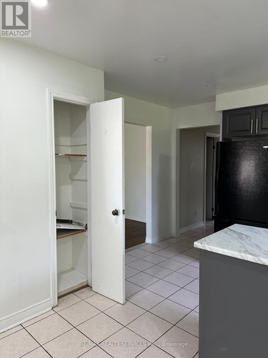 Main - 134 Jade Crescent, Brampton, Ontario  L6S 3H8 - Photo 6 - W12712012