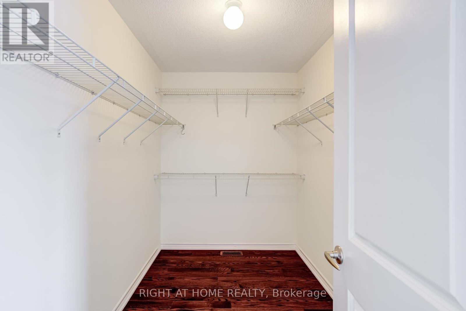 8 Callandar Road, Brampton, Ontario  L7Z 4V1 - Photo 10 - W12712022