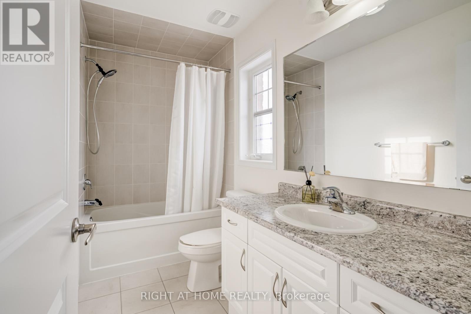 8 Callandar Road, Brampton, Ontario  L7Z 4V1 - Photo 12 - W12712022