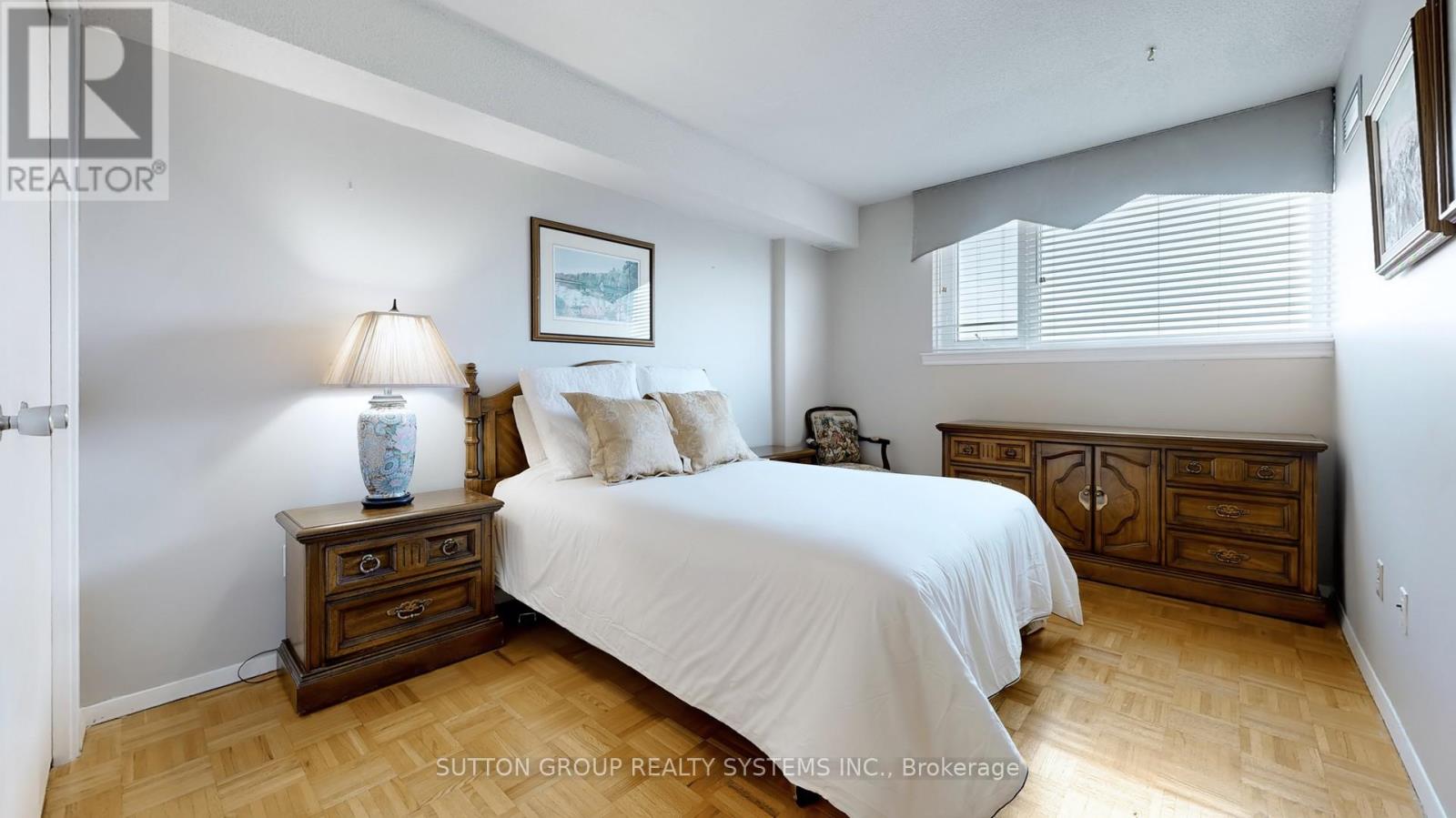 813 - 270 Scarlett Road, Toronto, Ontario  M6N 4X7 - Photo 18 - W12712044