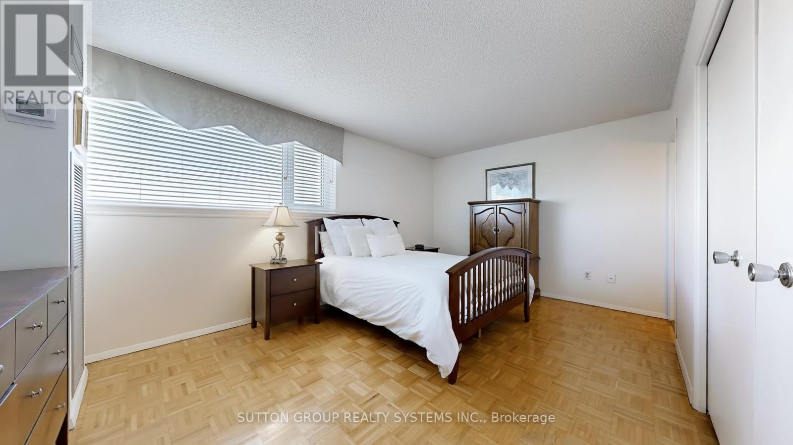 813 - 270 Scarlett Road, Toronto, Ontario  M6N 4X7 - Photo 20 - W12712044