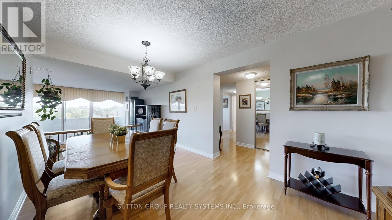 813 - 270 Scarlett Road, Toronto, Ontario  M6N 4X7 - Photo 9 - W12712044