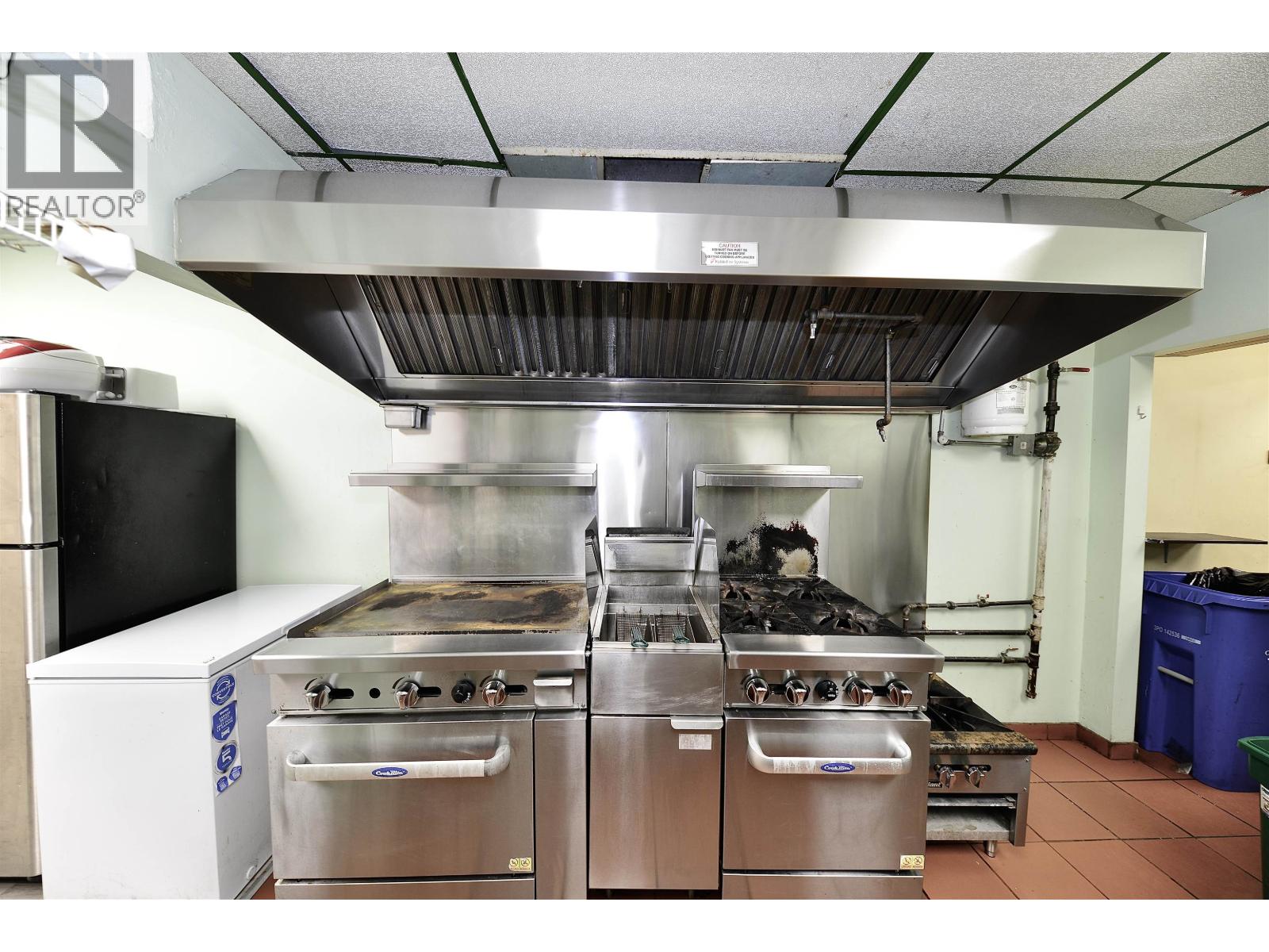 2 3343 Kingsway, Vancouver, British Columbia  V5R 5K6 - Photo 3 - C8075304