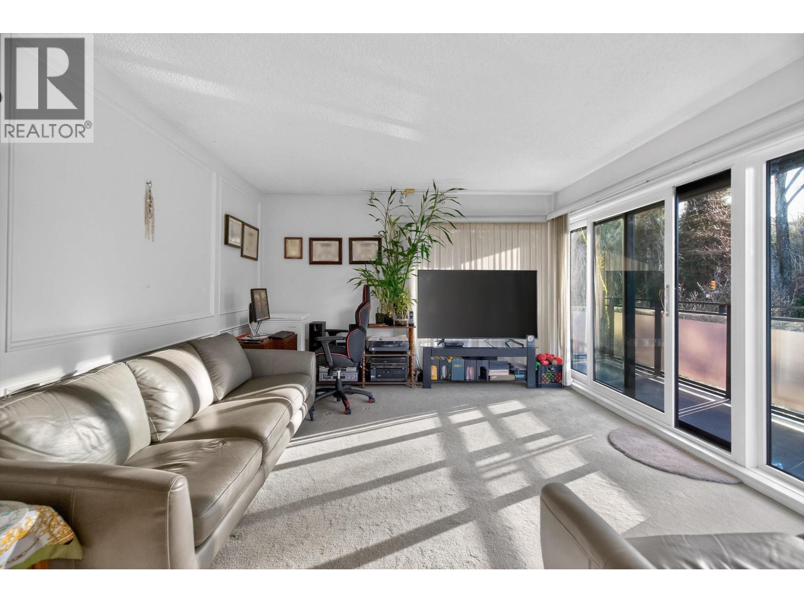 605 1405 W 15th Avenue, Vancouver, British Columbia  V6H 3R2 - Photo 5 - R3077469