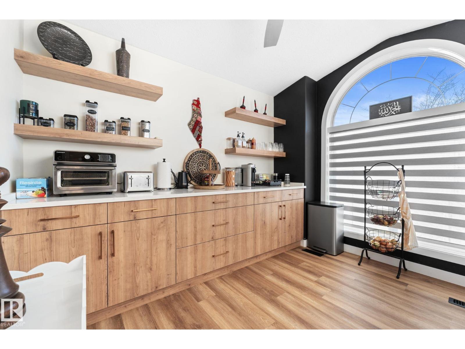 15919 58 St Nw, Edmonton, Alberta  T5Y 2R5 - Photo 9 - E4470533