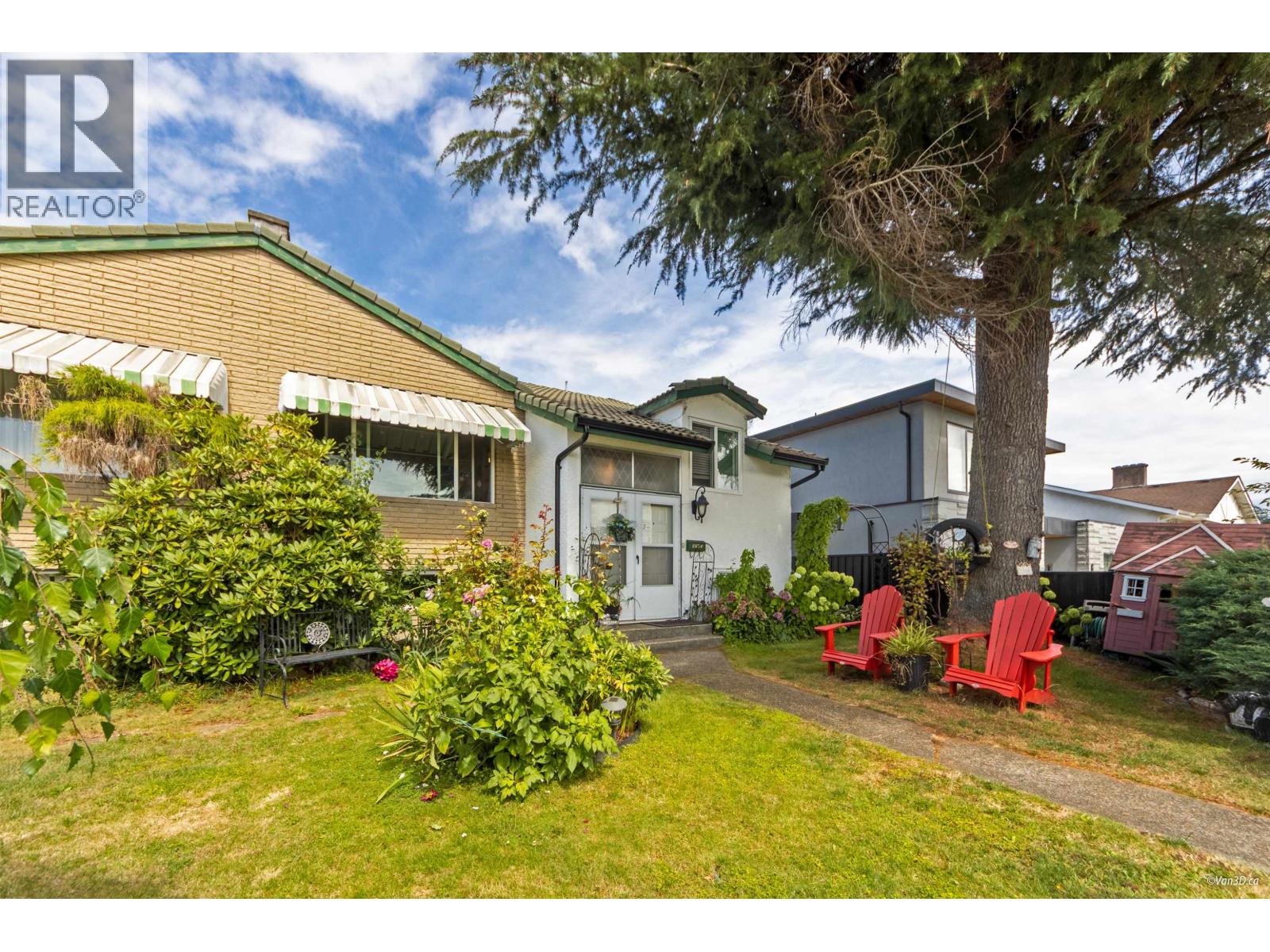 6593 Lochdale Street, Burnaby, British Columbia  V5B 2M7 - Photo 1 - R3080316