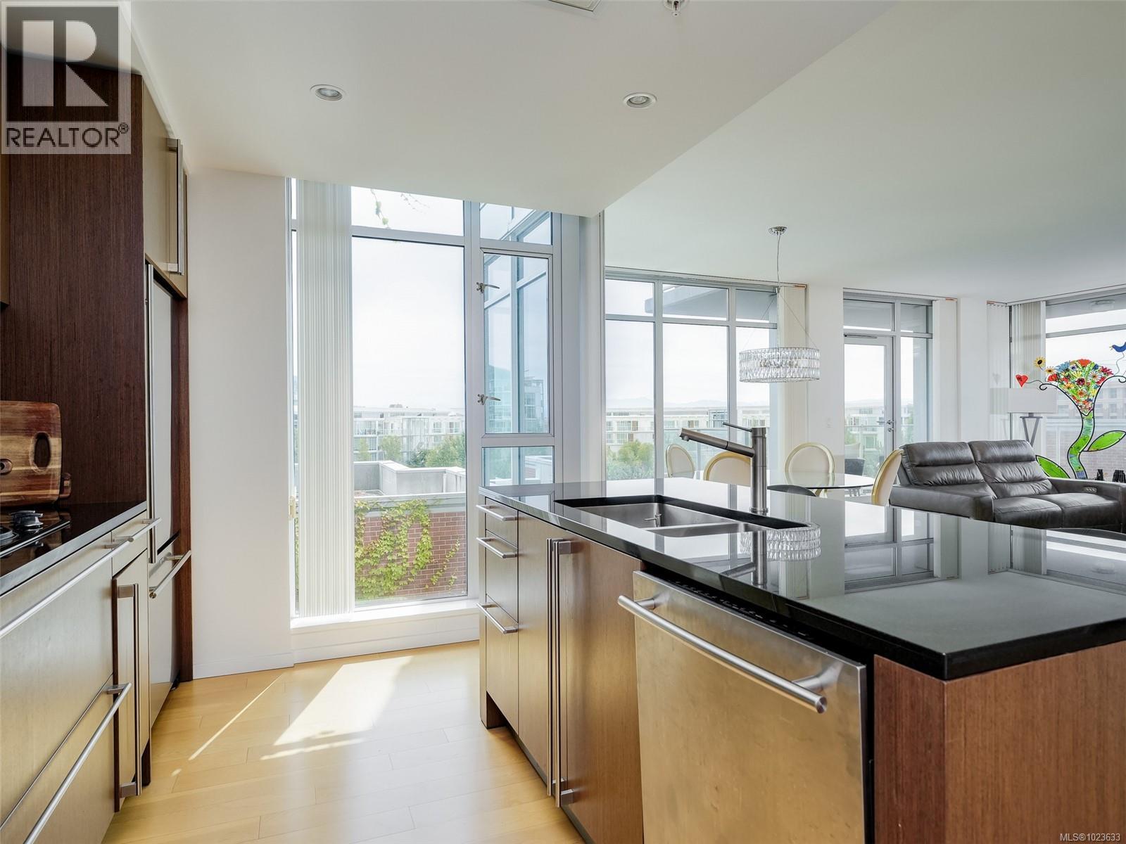 206 100 Saghalie Rd, Victoria, British Columbia  V9A 0A1 - Photo 7 - 1023633