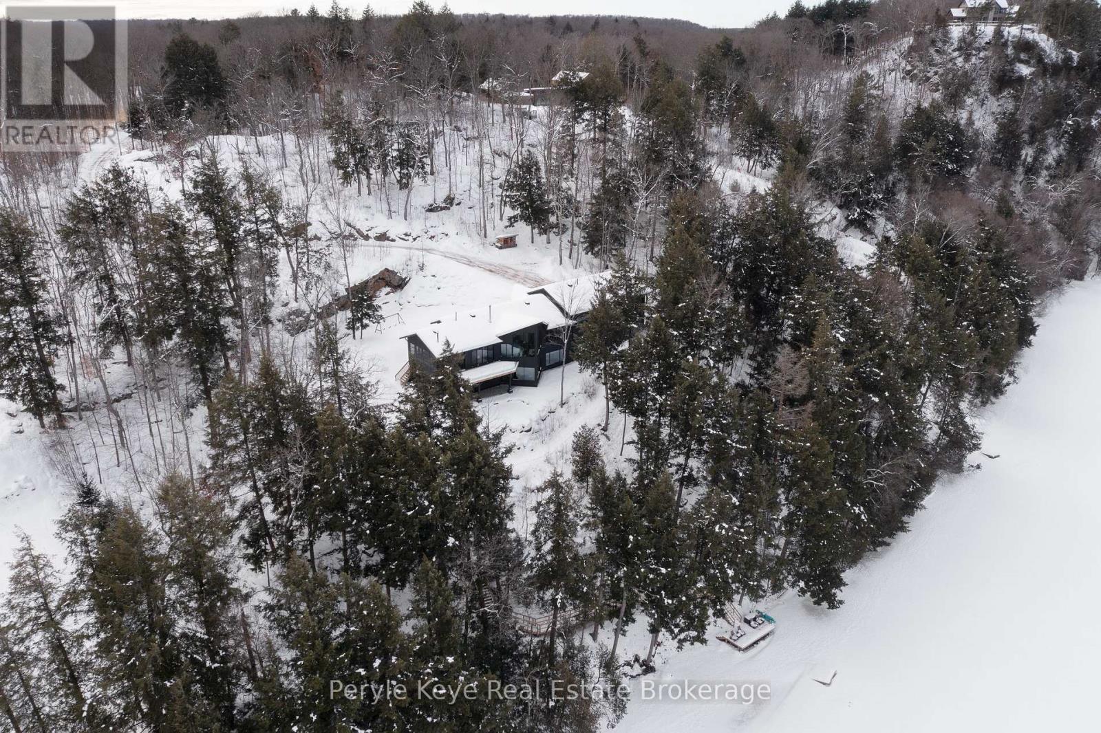 86 CLAREN CRESCENT, Huntsville, Ontario