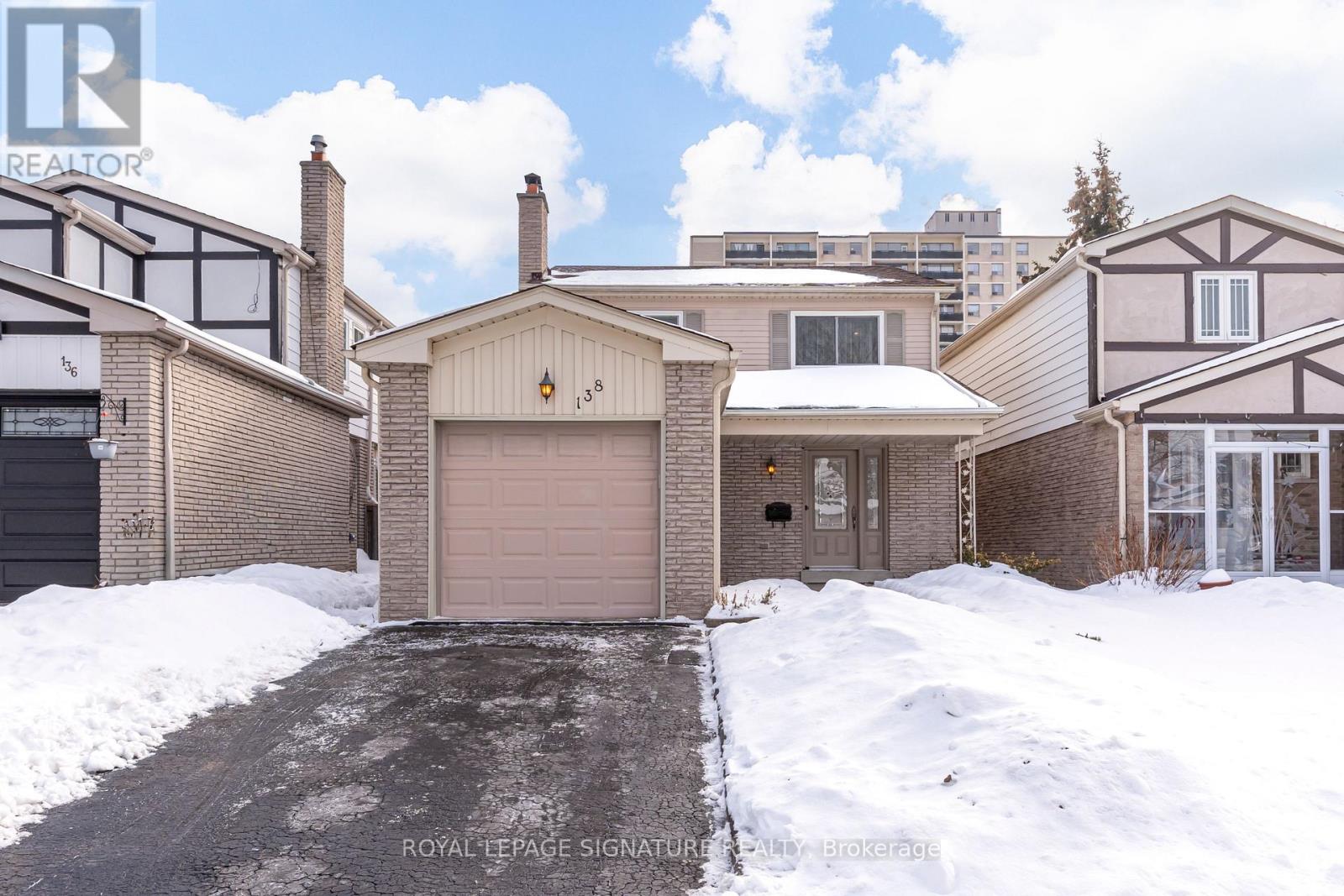 138 Greenwich Square, Toronto, Ontario  M1J 3L3 - Photo 2 - E12711996