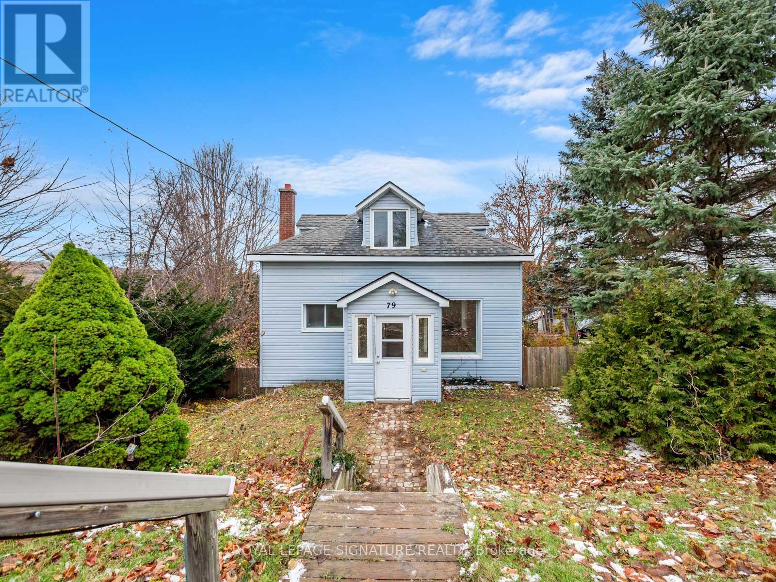 79 Poyntz Street, Penetanguishene, Ontario  L9M 1N9 - Photo 2 - S12555368