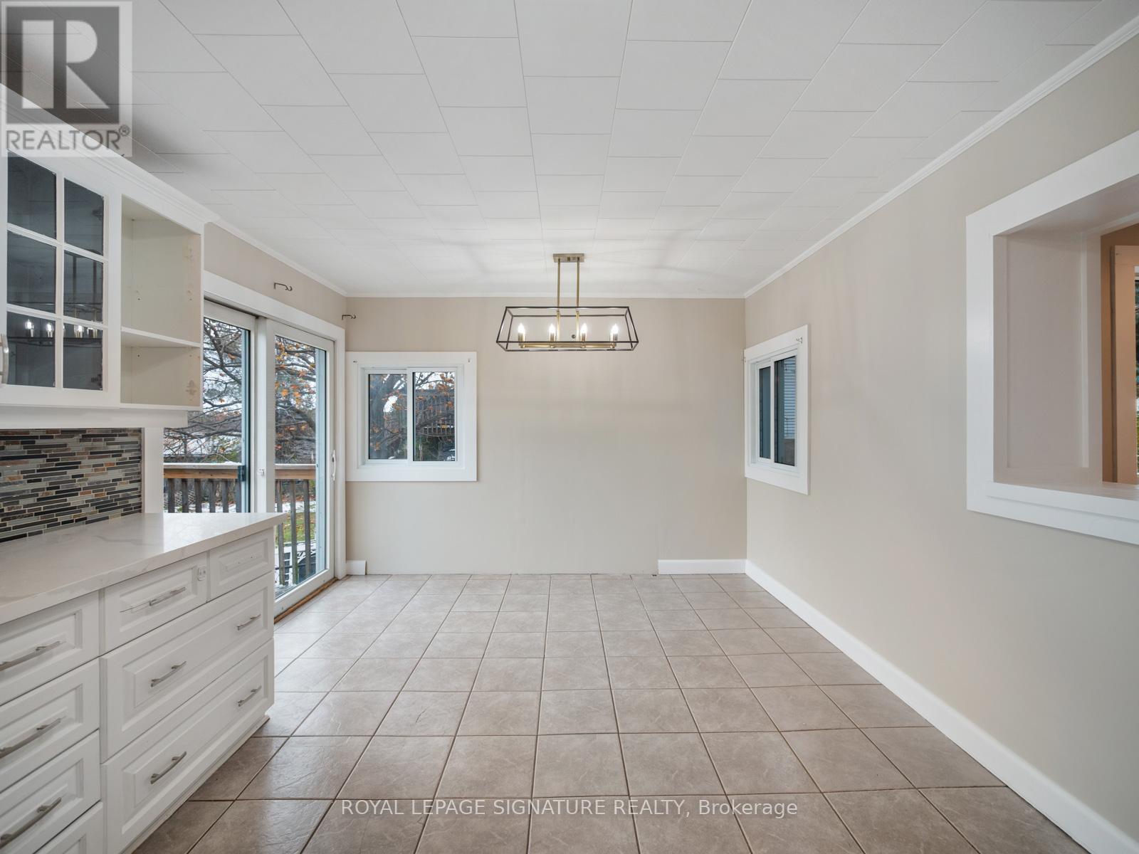 79 Poyntz Street, Penetanguishene, Ontario  L9M 1N9 - Photo 10 - S12555368