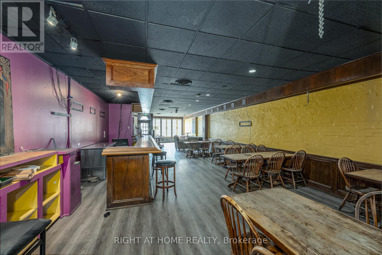 Main Level - 286 Eglinton Avenue W, Toronto, Ontario  M4R 1B2 - Photo 13 - C12678982